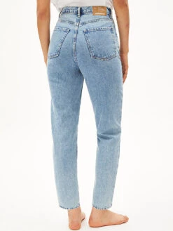 ARMEDANGELS, Highwaist Jeans Mom Fit MAIRAA -Kastner Oehler Geschaft armedangels highwaistjeansmomfitmairaa 3 768 1024 75 7552735 3
