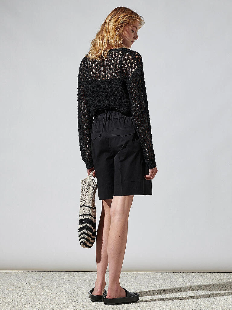 LUISA CERANO, Bermuda 3 LUISA CERANO, Bermuda – Bild 3